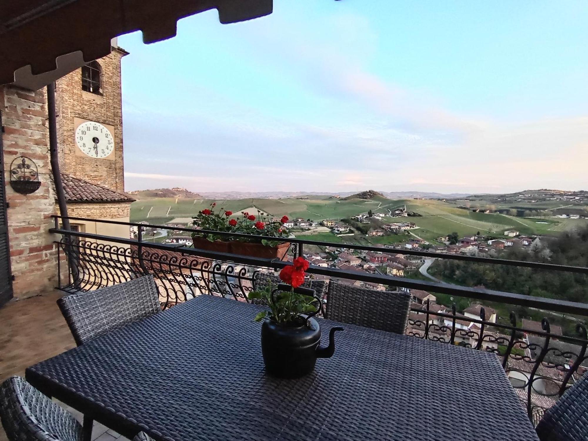 Teresa Al Belvedere Rooms&Holidayapartments Camere&Appartamenti Castellinaldo Eksteriør billede